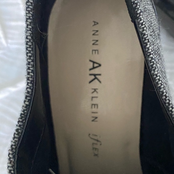 Black & White Tweed with Faux Leather Booties/Heels - Picture 4 of 4